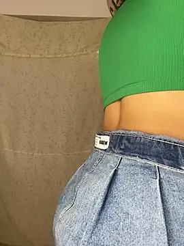 Snapshot of hannahb-e chatting on March 12, 2025, 7:04 pm hannahb-e online show from March 12, 2025, 7:04 pm