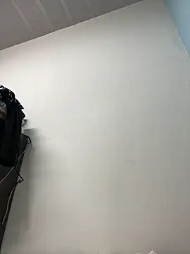 Snapshot of hannahb-e chatting on March 6, 2025, 7:10 pm hannahb-e online show from March 6, 2025, 7:10 pm