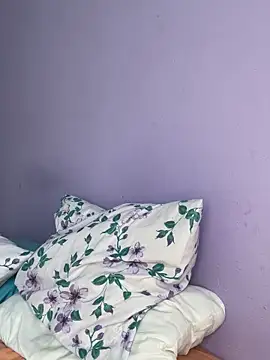 Snapshot of hannahb-e chatting on March 8, 2025, 2:19 pm hannahb-e online show from March 8, 2025, 2:19 pm