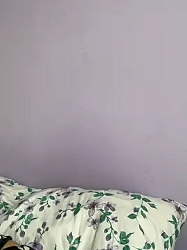 Snapshot of hannahb-e chatting on March 6, 2025, 4:07 pm hannahb-e online show from March 6, 2025, 4:07 pm