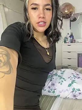 Snapshot of hannahb-e chatting on March 7, 2025, 8:55 pm hannahb-e online show from March 7, 2025, 8:55 pm