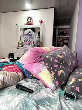 Snapshot of hannahb-e chatting on January 14, 2026, 2:42 pm hannahb-e online show from January 14, 2026, 2:42 pm