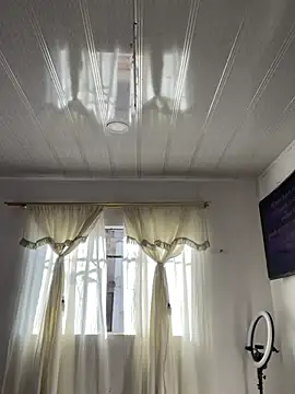 hannahb-e online show from March 26, 2026, 1:09 pm