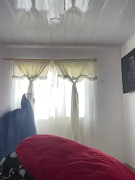 Snapshot of hannahb-e chatting on January 13, 2026, 6:34 pm hannahb-e online show from January 13, 2026, 6:34 pm