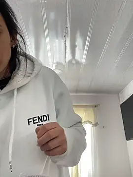 Snapshot of hannahb-e chatting on October 2, 2025, 4:21 pm hannahb-e online show from October 2, 2025, 4:21 pm