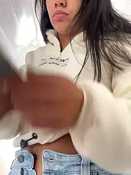 Snapshot of hannahb-e chatting on January 15, 2026, 4:10 pm hannahb-e online show from January 15, 2026, 4:10 pm