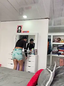 Snapshot of hannahb-e chatting on September 22, 2025, 5:30 pm hannahb-e online show from September 22, 2025, 5:30 pm