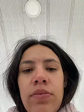 hannahb-e online show from April 7, 2026, 4:09 pm