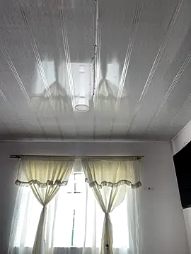 Snapshot of hannahb-e chatting on September 10, 2025, 6:51 pm hannahb-e online show from September 10, 2025, 6:51 pm