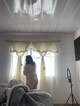 Snapshot of hannahb-e chatting on November 23, 2025, 1:54 pm hannahb-e online show from November 23, 2025, 1:54 pm