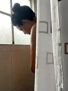 Snapshot of hannahb-e chatting on January 10, 2026, 8:48 pm hannahb-e online show from January 10, 2026, 8:48 pm