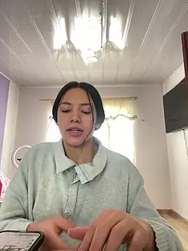 hannahb-e online show from July 14, 2026, 4:46 pm