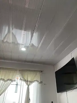 Snapshot of hannahb-e chatting on October 23, 2025, 8:07 pm hannahb-e online show from October 23, 2025, 8:07 pm