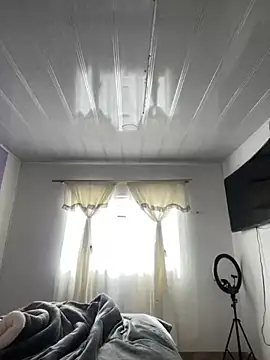 Snapshot of hannahb-e chatting on November 20, 2025, 1:45 pm hannahb-e online show from November 20, 2025, 1:45 pm