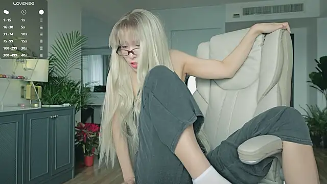 sigmasian online show from October 13, 2025, 3:41 am