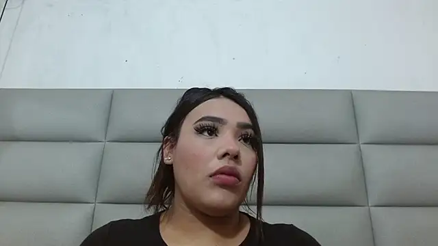 Snapshot of emily_brontee_ chatting on October 18, 2025, 1:13 pm emily brontee online show from October 18, 2025, 1:13 pm