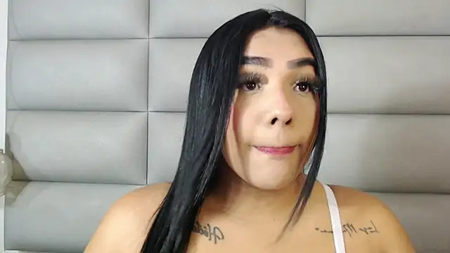 Snapshot of emily_brontee_ chatting on March 4, 2025, 1:17 pm emily brontee online show from March 4, 2025, 1:17 pm