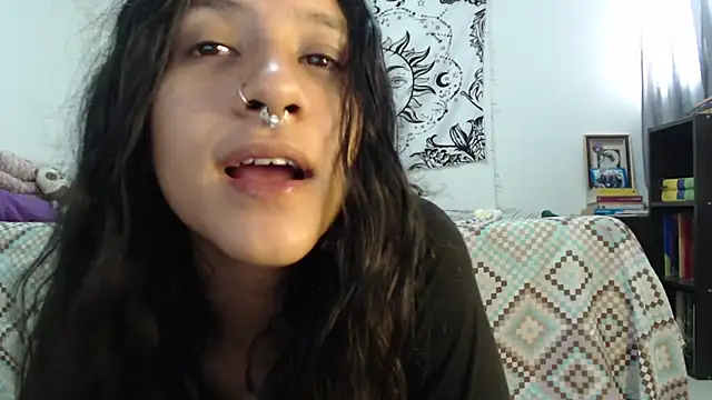 Snapshot of AlinaWoolf_ chatting on December 6, 2024, 4:33 pm AlinaWoolf online show from December 6, 2024, 4:33 pm