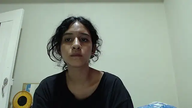 AlinaWoolf  online show from April 16, 2026, 6:52 pm