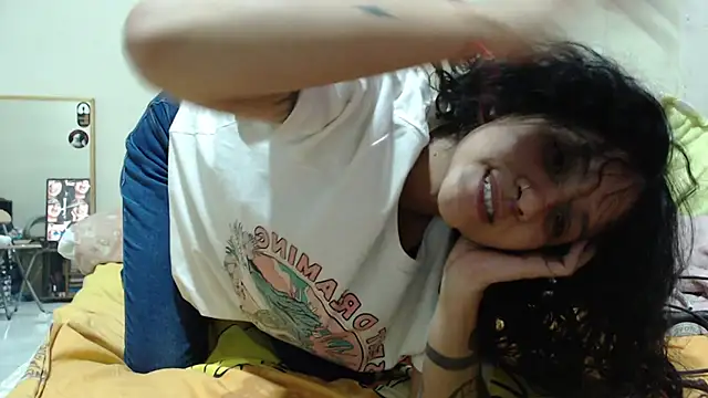 AlinaWoolf  online show from July 17, 2026, 3:48 am