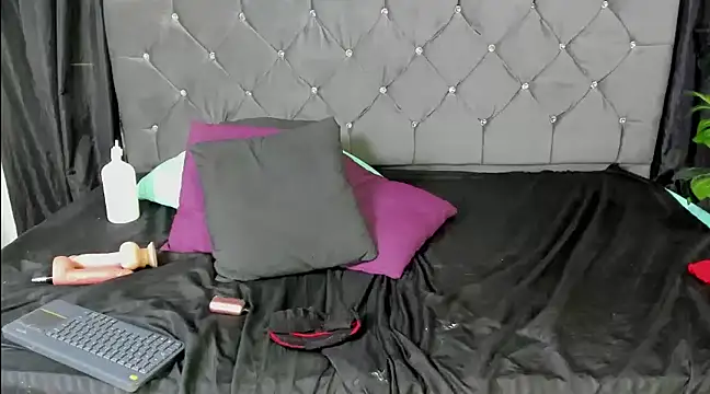 Snapshot of Cataleya_divine chatting on March 1, 2025, 2:13 pm Cataleya divine online show from March 1, 2025, 2:13 pm