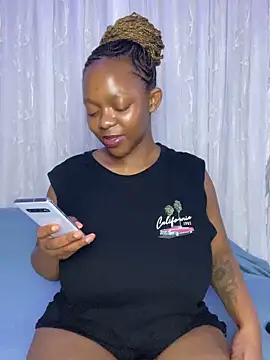 Snapshot of Jazmine-Blue chatting on May 5, 2026, 7:50 pm Jazmine-Blue online show from May 5, 2026, 7:50 pm
