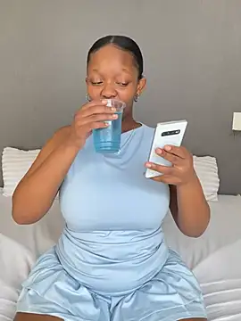 Snapshot of Jazmine-Blue chatting on April 16, 2026, 10:27 am Jazmine-Blue online show from April 16, 2026, 10:27 am