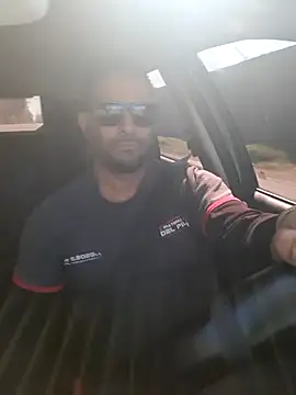 Snapshot of hecwil8 chatting on September 16, 2025, 3:35 pm hecwil8 online show from September 16, 2025, 3:35 pm