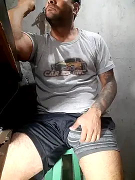 Snapshot of hecwil8 chatting on February 20, 2026, 12:29 pm hecwil8 online show from February 20, 2026, 12:29 pm