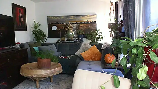 Snapshot of CeceilaMoon chatting on November 21, 2025, 1:54 pm CeceilaMoon online show from November 21, 2025, 1:54 pm