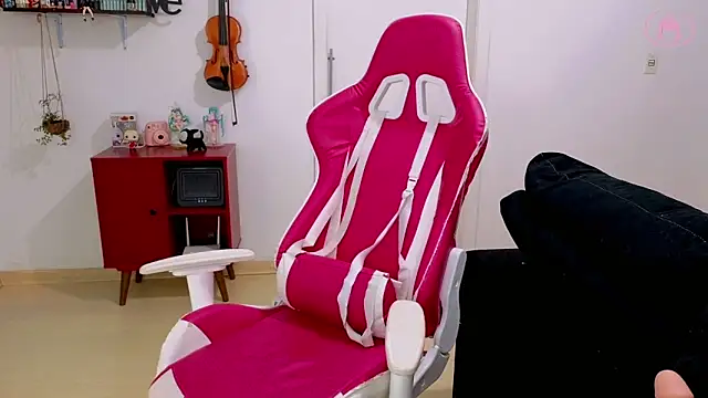 Snapshot of AuroraKatsy chatting on March 20, 2025, 1:02 am AuroraKatsy online show from March 20, 2025, 1:02 am