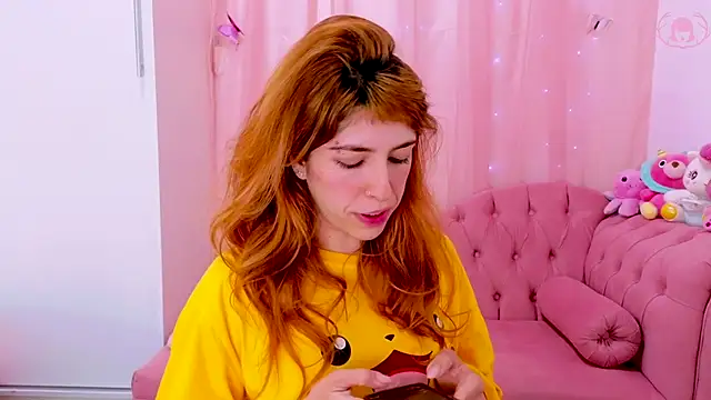 Snapshot of AuroraKatsy chatting on September 16, 2025, 9:38 pm AuroraKatsy online show from September 16, 2025, 9:38 pm