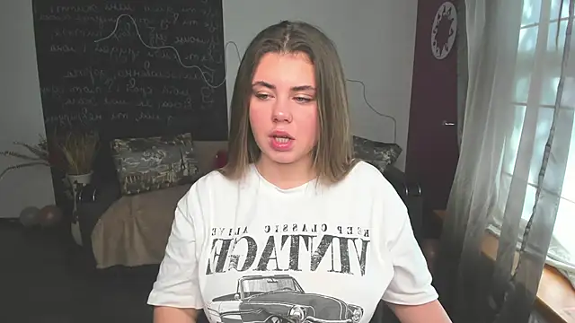 IsabellaBler online show from May 19, 2026, 5:47 am
