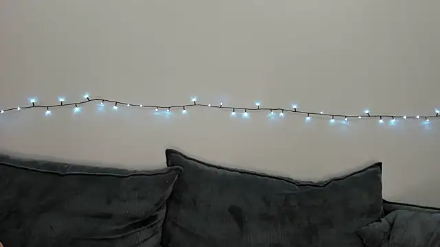 JennyRosh online show from March 4, 2026, 9:33 pm