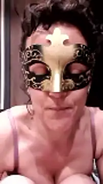 Snapshot of Masquegirlmysterious chatting on February 21, 2026, 7:49 pm Masquegirlmysterious online show from February 21, 2026, 7:49 pm