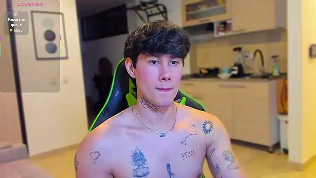 Snapshot of JayHotxxx chatting on January 18, 2026, 4:05 am JayHotxxx online show from January 18, 2026, 4:05 am