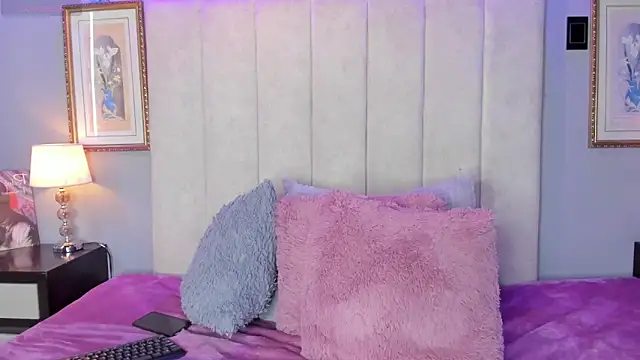 MarthinaBaker online show from October 19, 2025, 1:47 pm