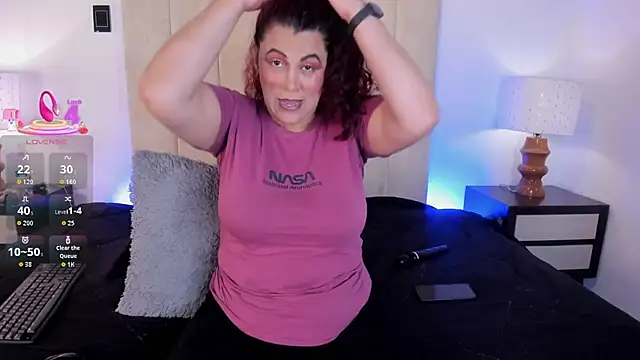 Snapshot of MarthinaBaker chatting on January 14, 2026, 12:09 pm MarthinaBaker online show from January 14, 2026, 12:09 pm