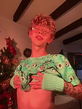 Snapshot of lyamthommpson chatting on December 17, 2025, 8:14 pm lyamthommpson online show from December 17, 2025, 8:14 pm