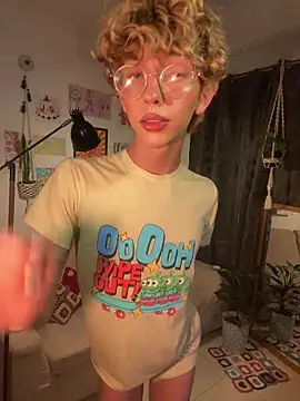 Snapshot of lyamthommpson chatting on February 7, 2026, 2:52 am lyamthommpson online show from February 7, 2026, 2:52 am