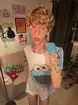 Snapshot of lyamthommpson chatting on February 9, 2026, 3:26 am lyamthommpson online show from February 9, 2026, 3:26 am