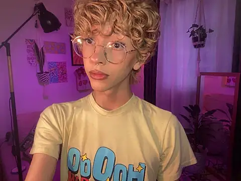 Snapshot of lyamthommpson chatting on March 21, 2026, 7:40 pm lyamthommpson online show from March 21, 2026, 7:40 pm