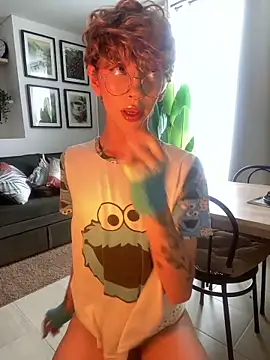 Snapshot of lyamthommpson chatting on November 28, 2025, 8:09 pm lyamthommpson online show from November 28, 2025, 8:09 pm