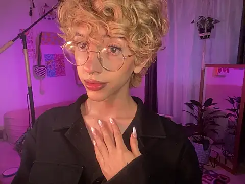 Snapshot of lyamthommpson chatting on March 27, 2026, 9:05 pm lyamthommpson online show from March 27, 2026, 9:05 pm