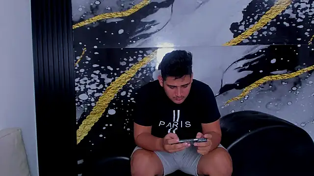 sweethot    online show from October 7, 2025, 3:07 am