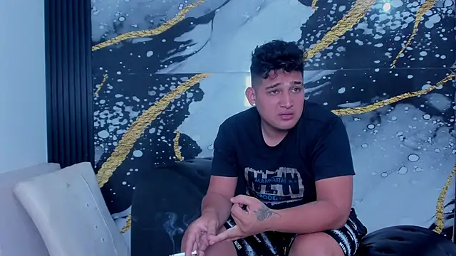 sweethot    online show from September 21, 2025, 2:22 pm