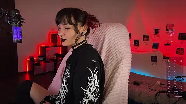 Snapshot of deadlysweet chatting on January 18, 2026, 3:21 am deadlysweet online show from January 18, 2026, 3:21 am