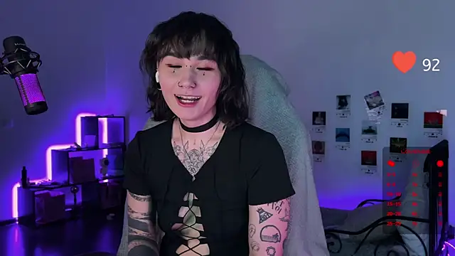 Snapshot of deadlysweet chatting on February 16, 2025, 1:03 am deadlysweet online show from February 16, 2025, 1:03 am