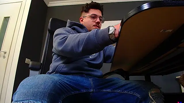 Snapshot of JoshKnights chatting on February 27, 2025, 11:39 am JoshKnights online show from February 27, 2025, 11:39 am