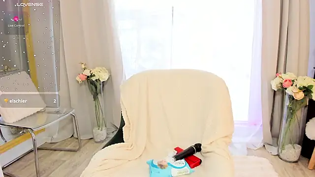 Snapshot of Selena_Reeves chatting on January 18, 2026, 9:35 am Selena Reeves online show from January 18, 2026, 9:35 am